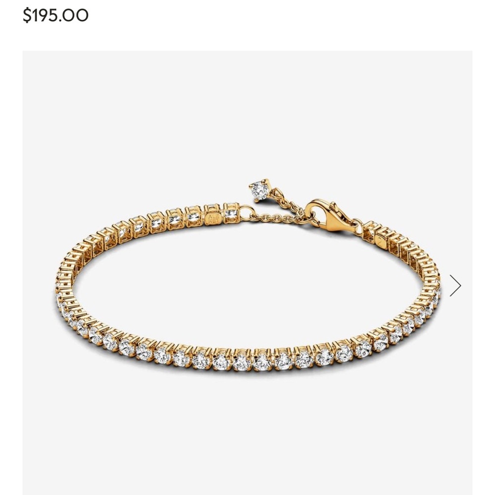 Elegant Gold and Diamond Bracelet